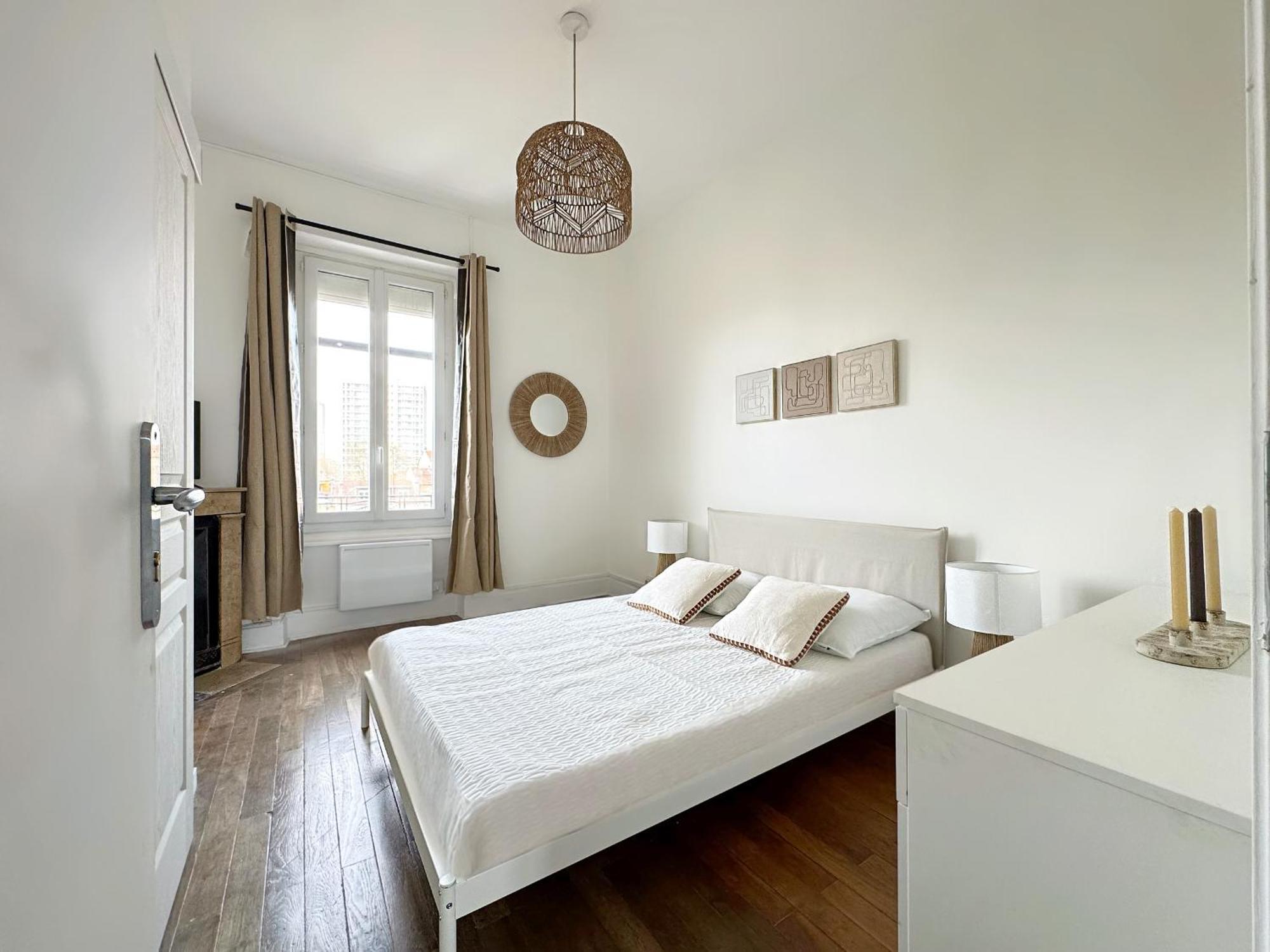 Suite Falso Villeurbanne Exteriör bild