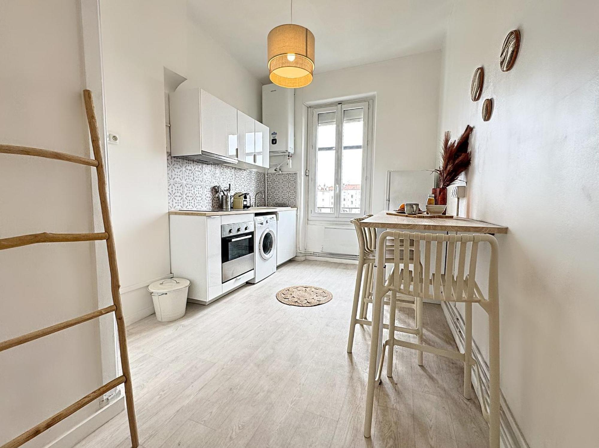 Suite Falso Villeurbanne Exteriör bild